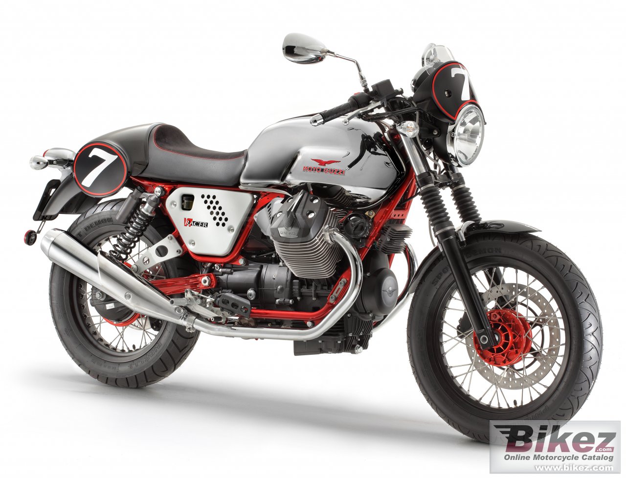Big Moto Guzzi v7 racer picture and wallpaper from Bikez.com